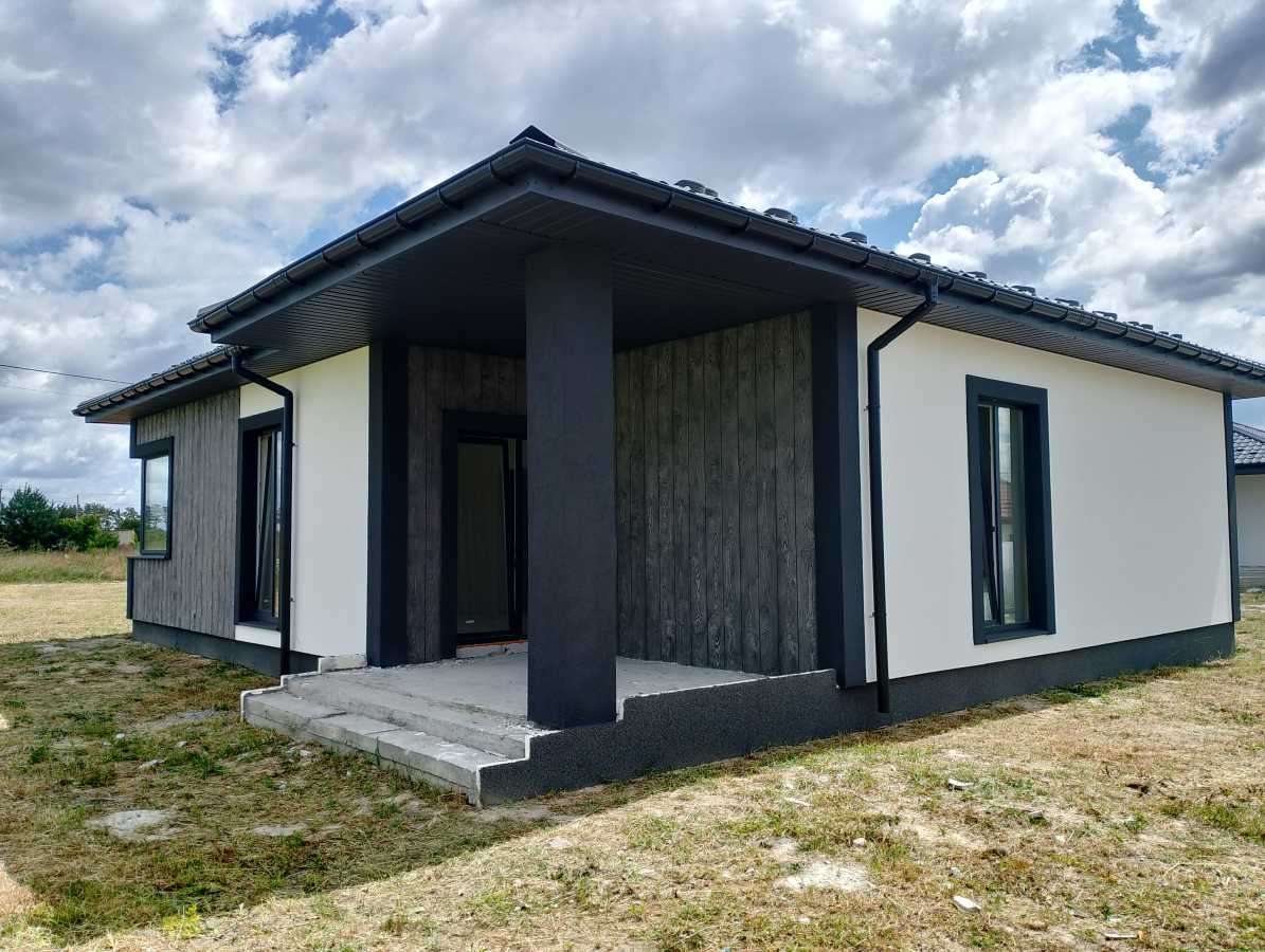 Продажа 4-комнатной квартиры 95 м², Короленка