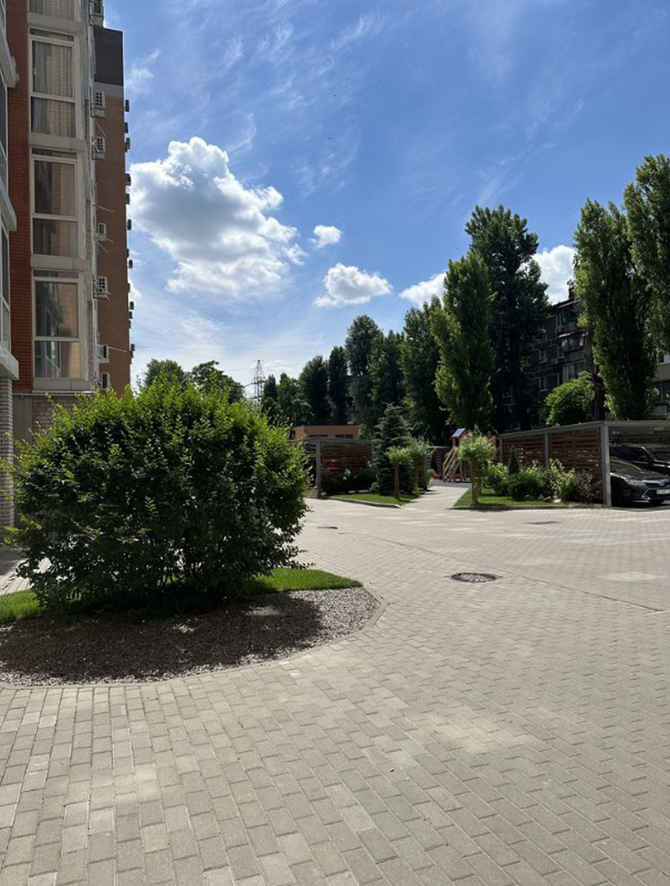 Оренда 3-кімнатної квартири 86 м², Слобожанський просп., 17А