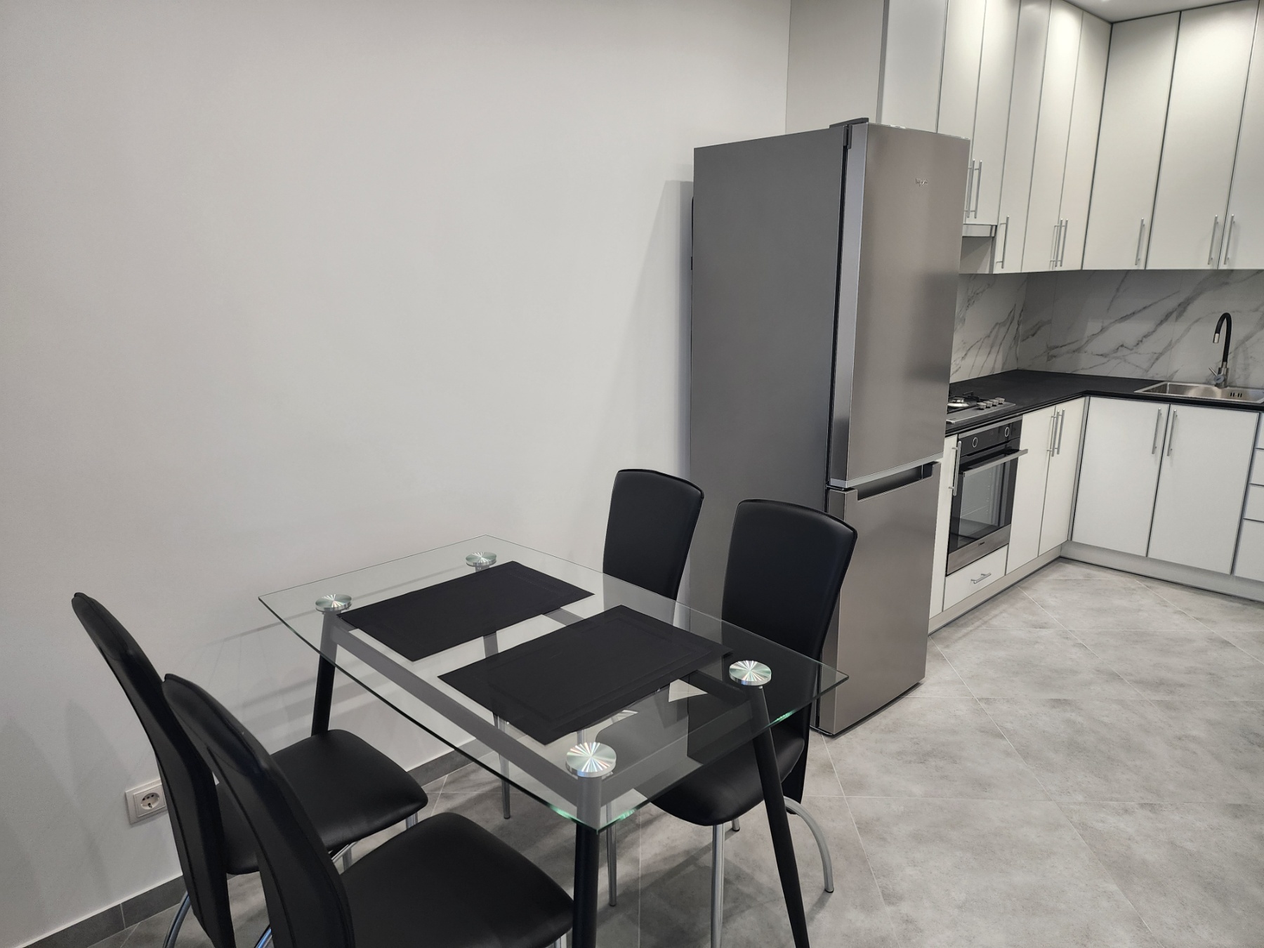Оренда 1-кімнатної квартири 45 м², Замкова вул., 48