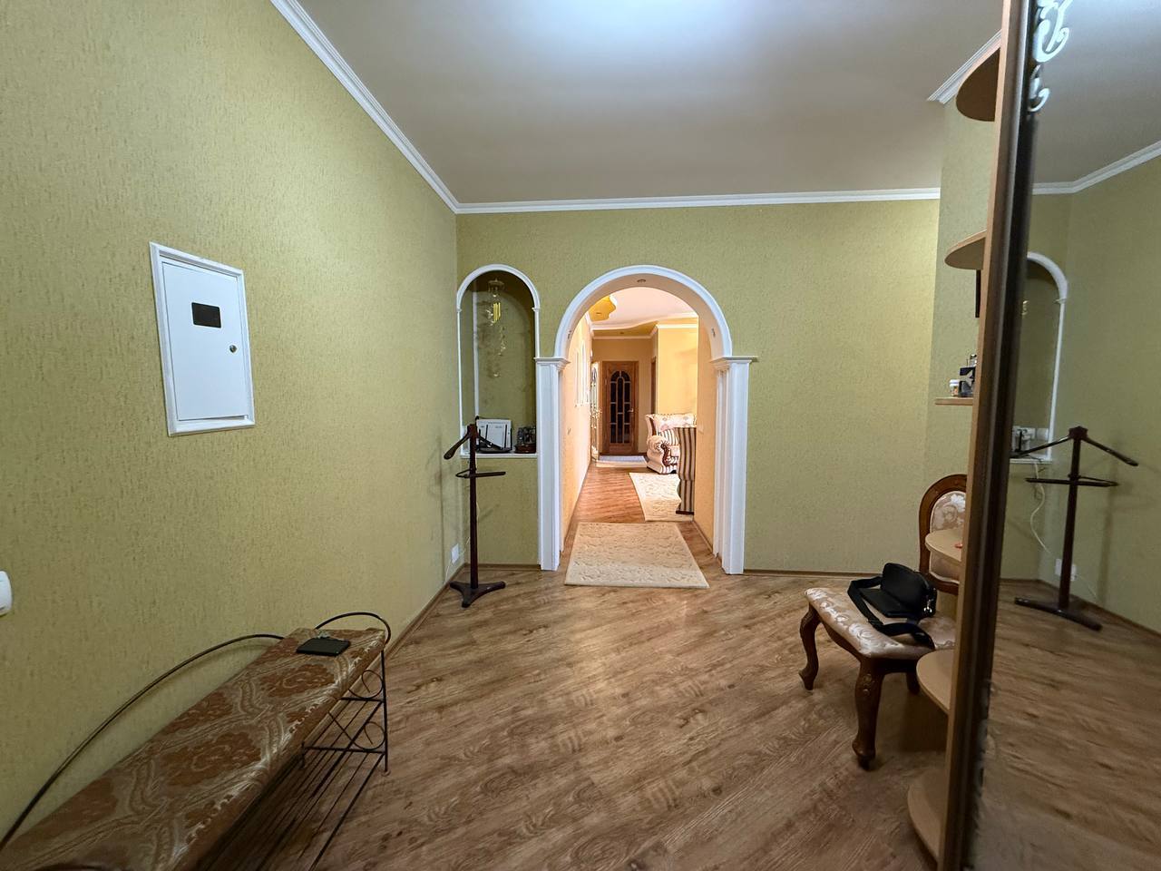 Продаж 3-кімнатної квартири 107.4 м², Зарічанська вул., 22/3