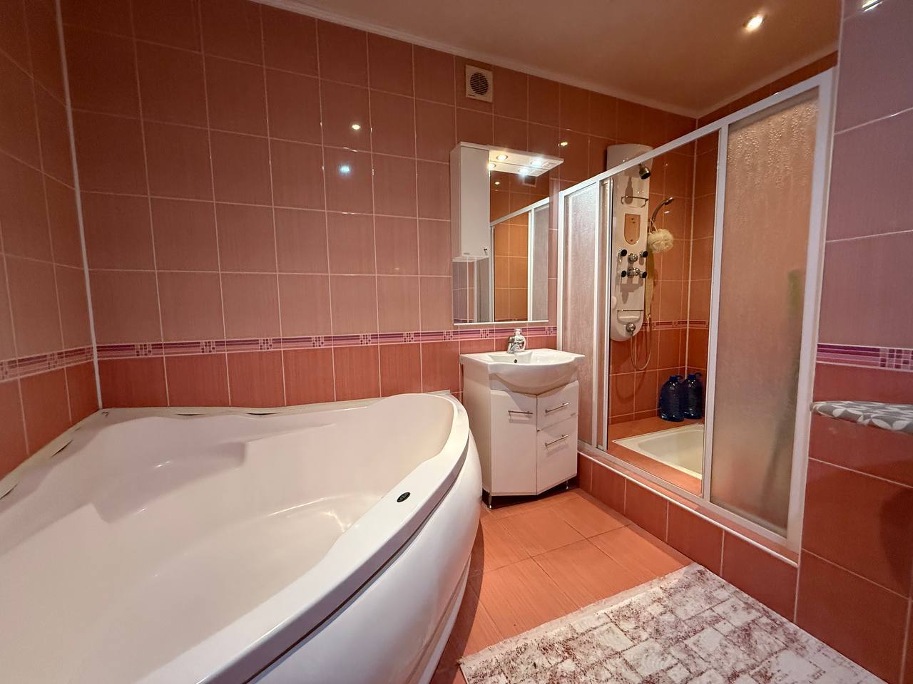 Продаж 3-кімнатної квартири 107.4 м², Зарічанська вул., 22/3