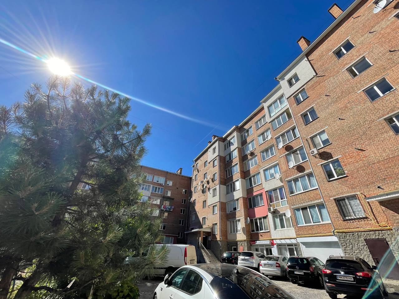Продаж 3-кімнатної квартири 107.4 м², Зарічанська вул., 22/3