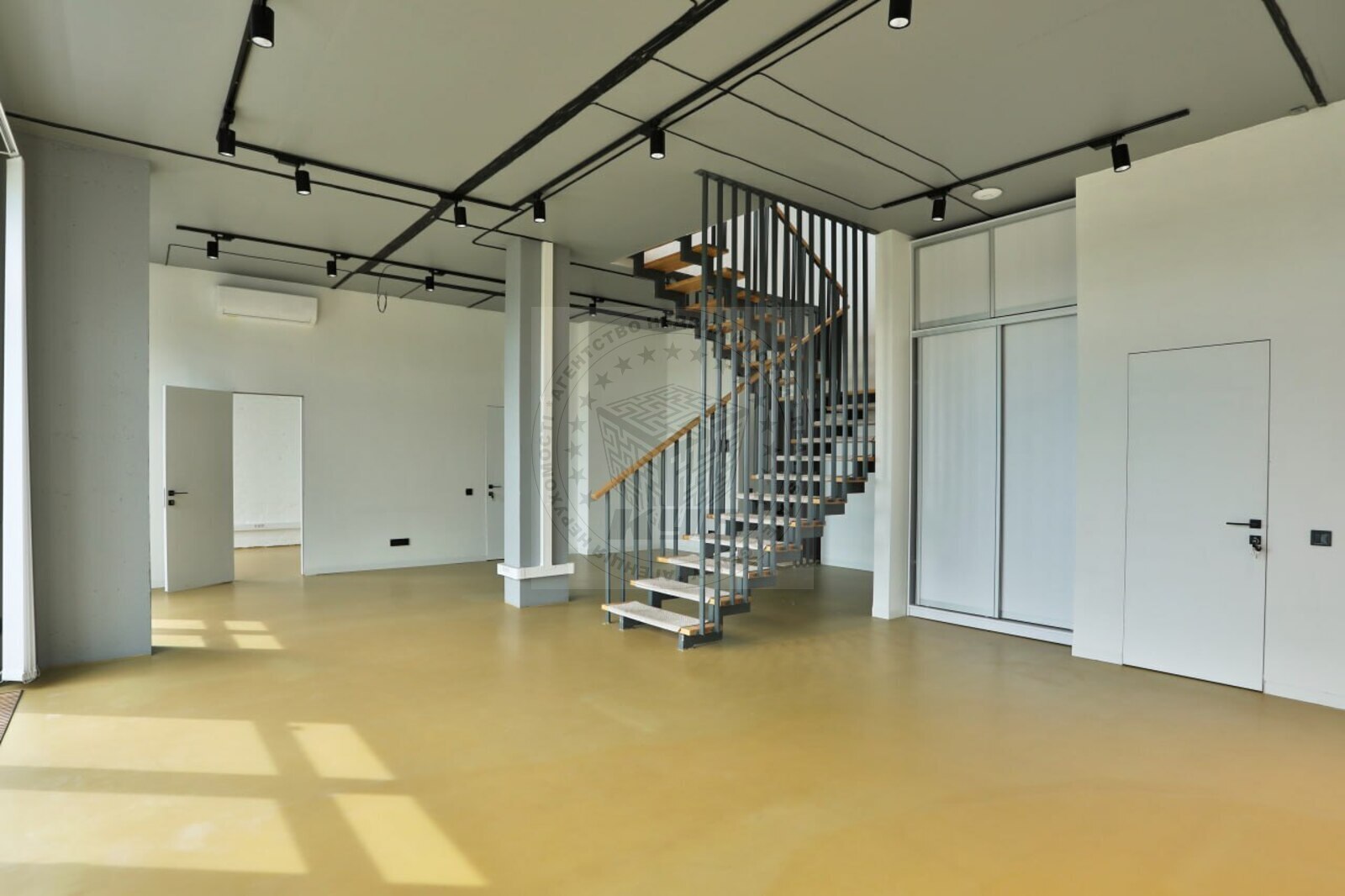 Продаж 2-рівневої квартири 320 м², Перемоги просп., 42