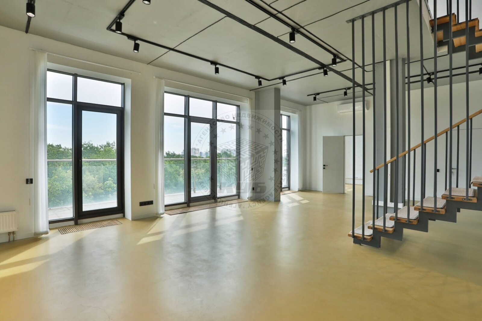 Продаж 2-рівневої квартири 320 м², Перемоги просп., 42
