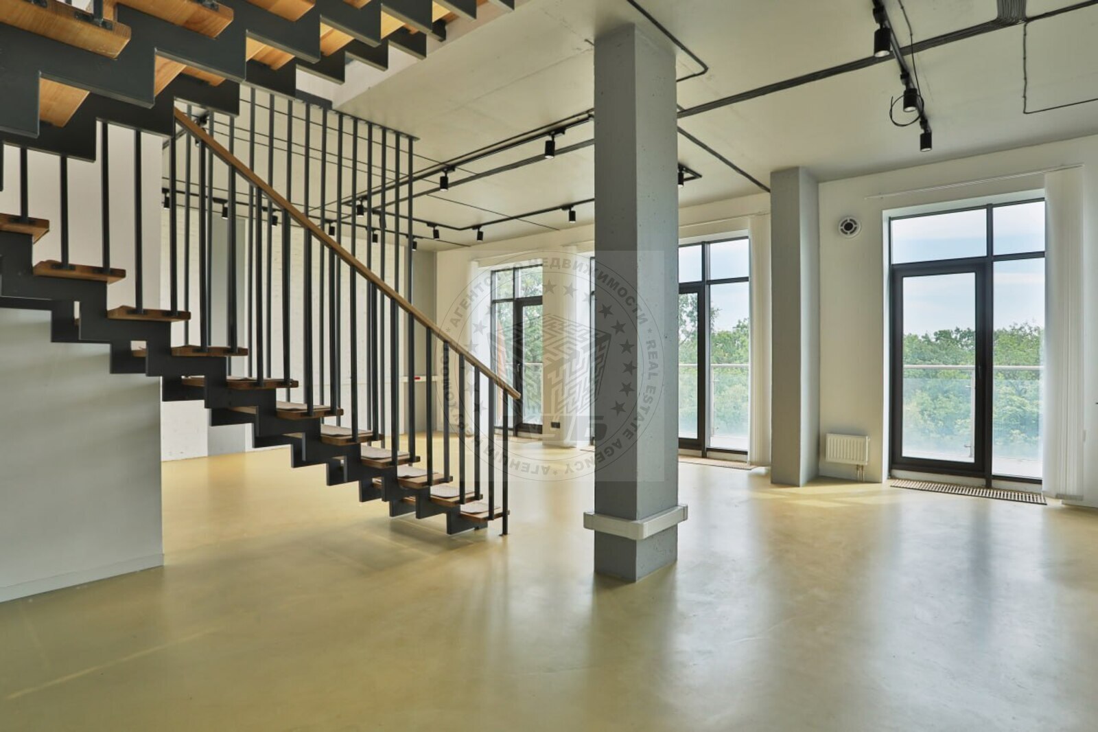 Продаж 2-рівневої квартири 320 м², Перемоги просп., 42