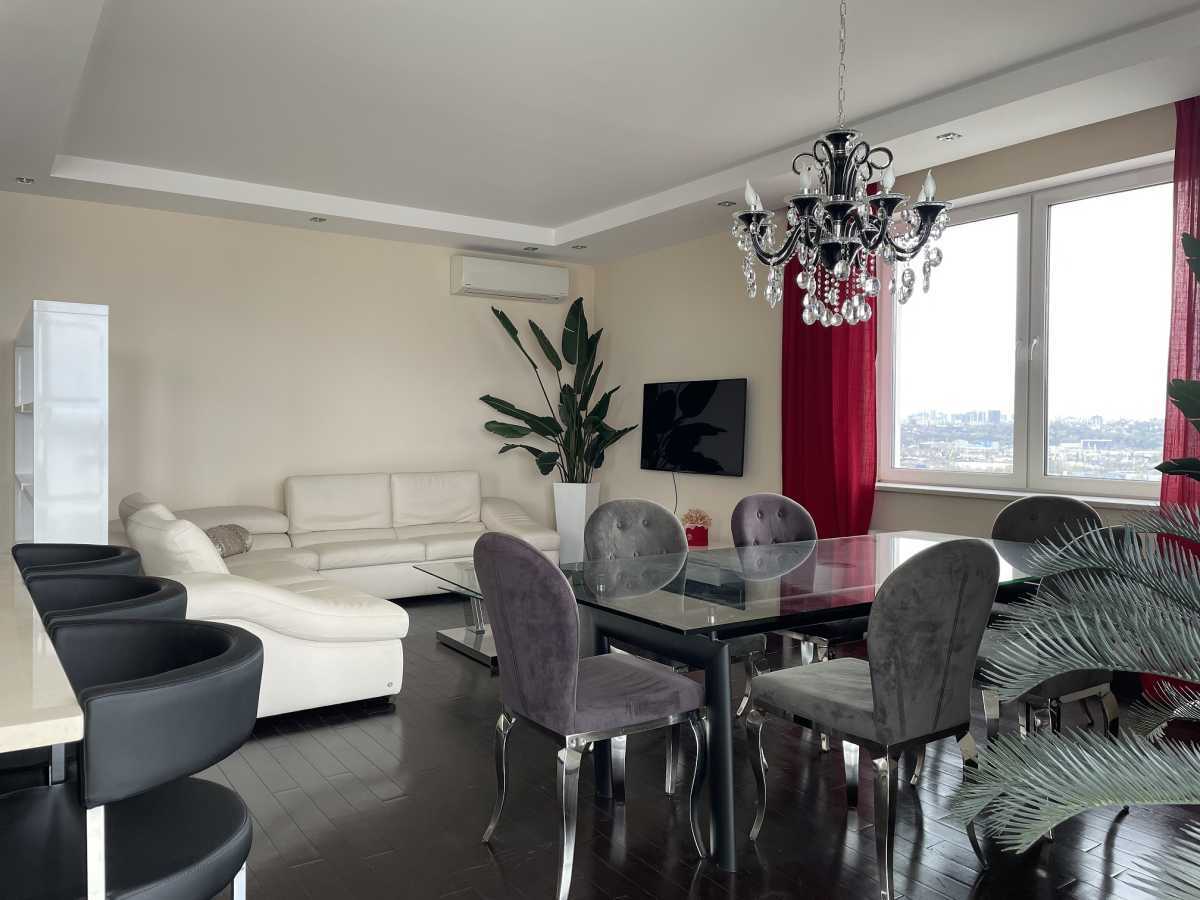 Аренда 3-комнатной квартиры 110 м², Оболонская пл., 1