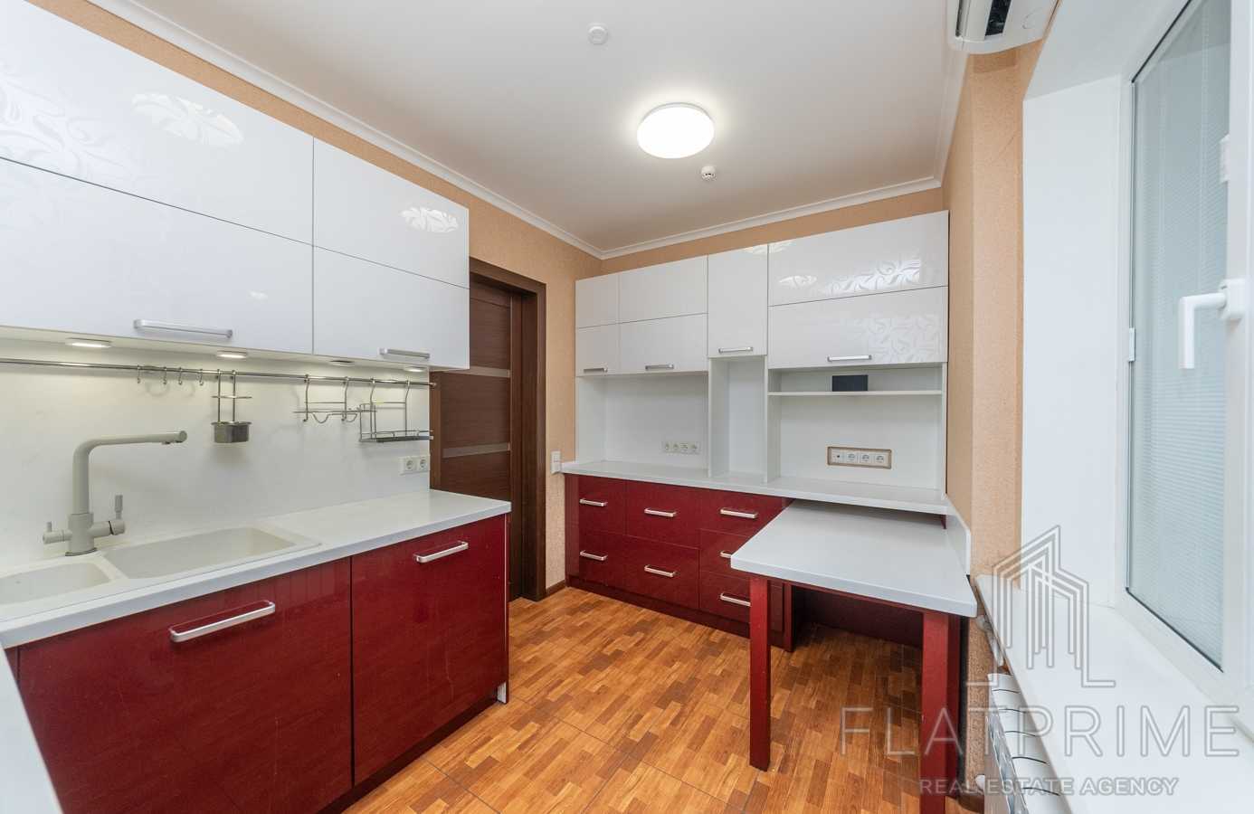 Продажа 4-комнатной квартиры 96 м², Академика Палладина просп., 13