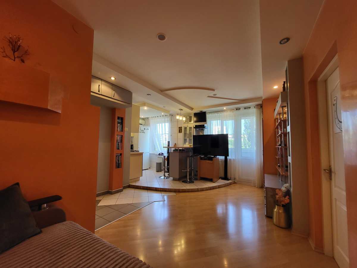 Продажа 1-комнатной квартиры 45 м², Ереванская ул., 31/1