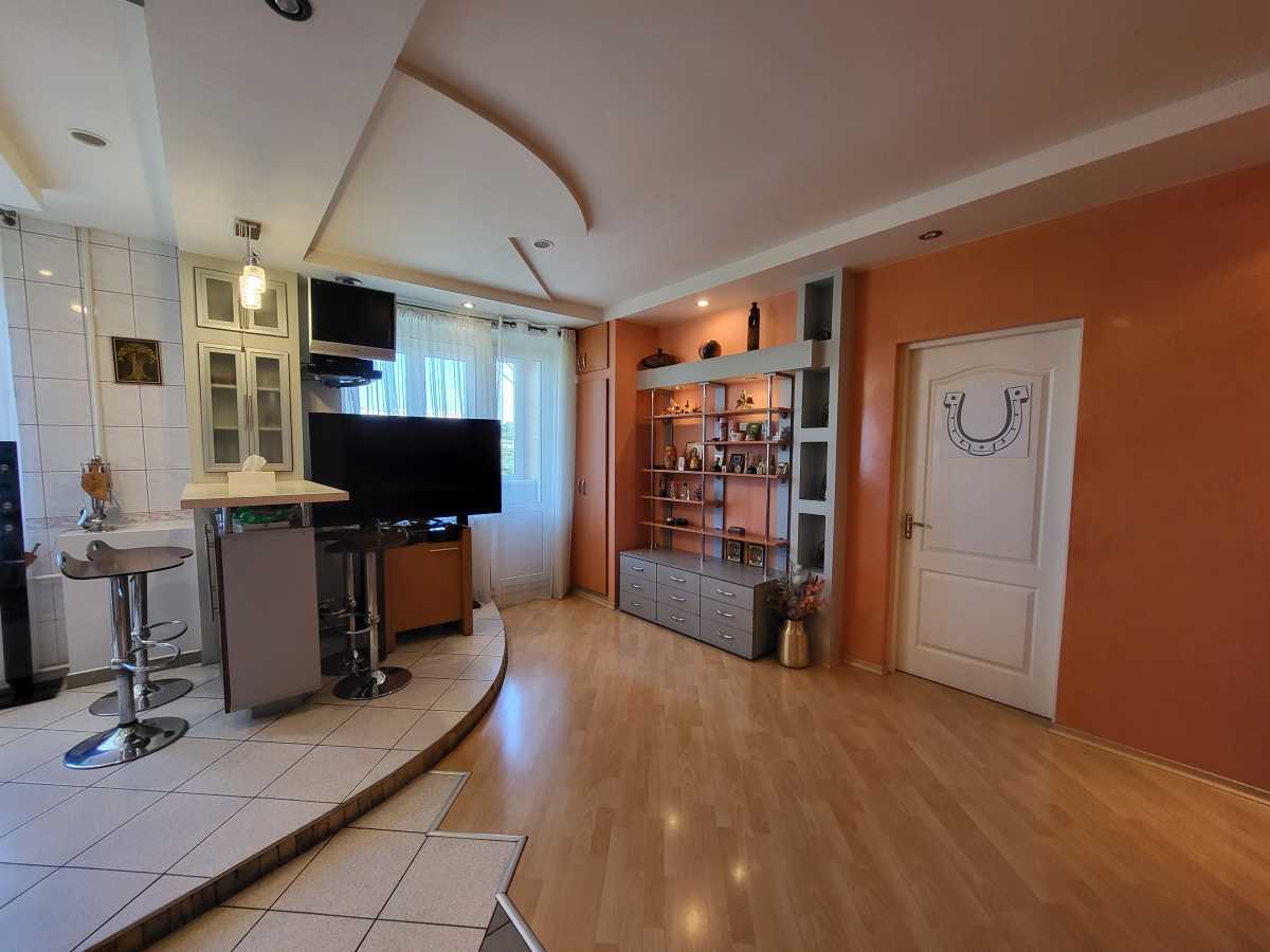 Продажа 1-комнатной квартиры 45 м², Ереванская ул., 31/1