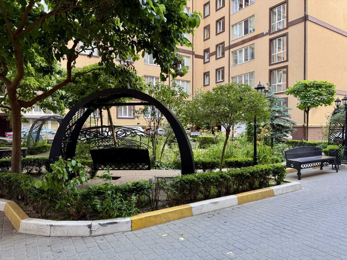 Продаж 2-кімнатної квартири 52.4 м², Полтавська вул., 64В