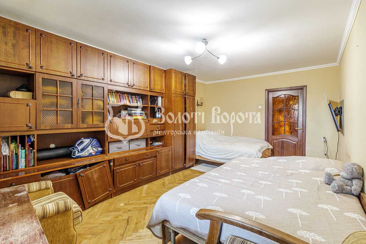 Продаж 1-кімнатної квартири 47 м², Деревлянська вул., 2/6