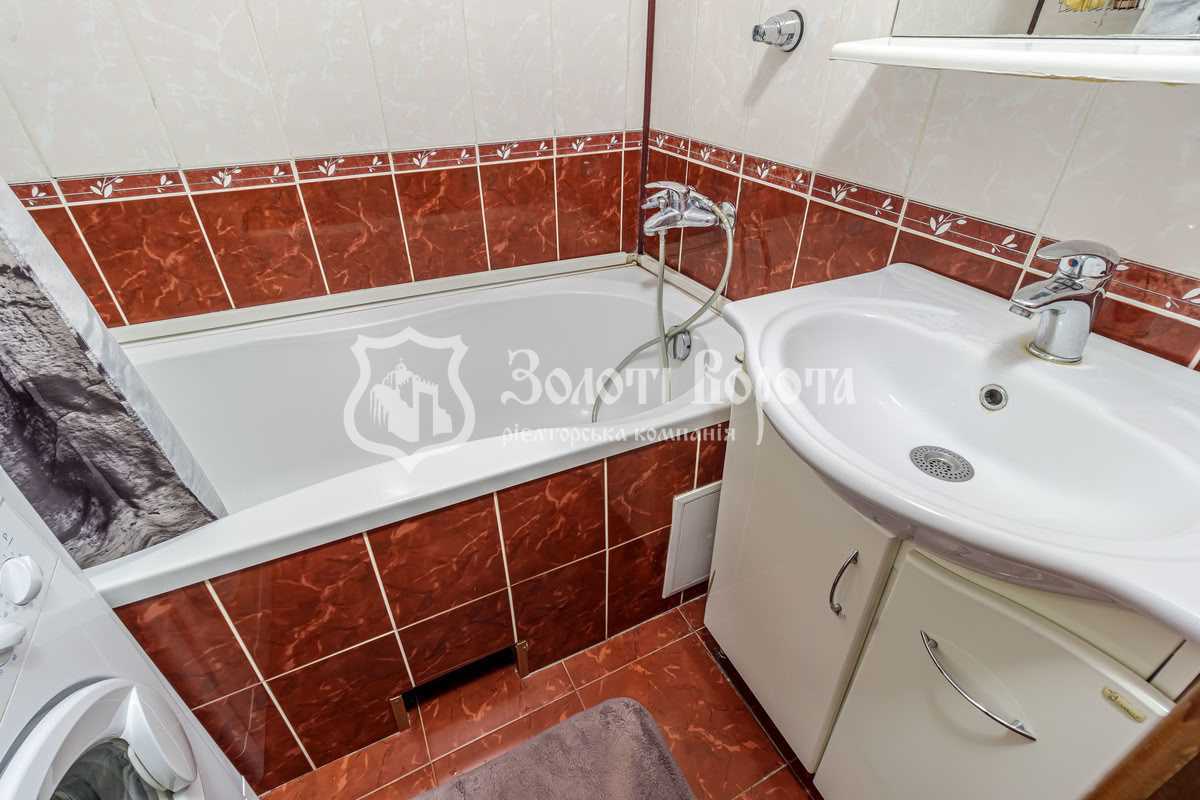 Продаж 1-кімнатної квартири 47 м², Деревлянська вул., 2/6
