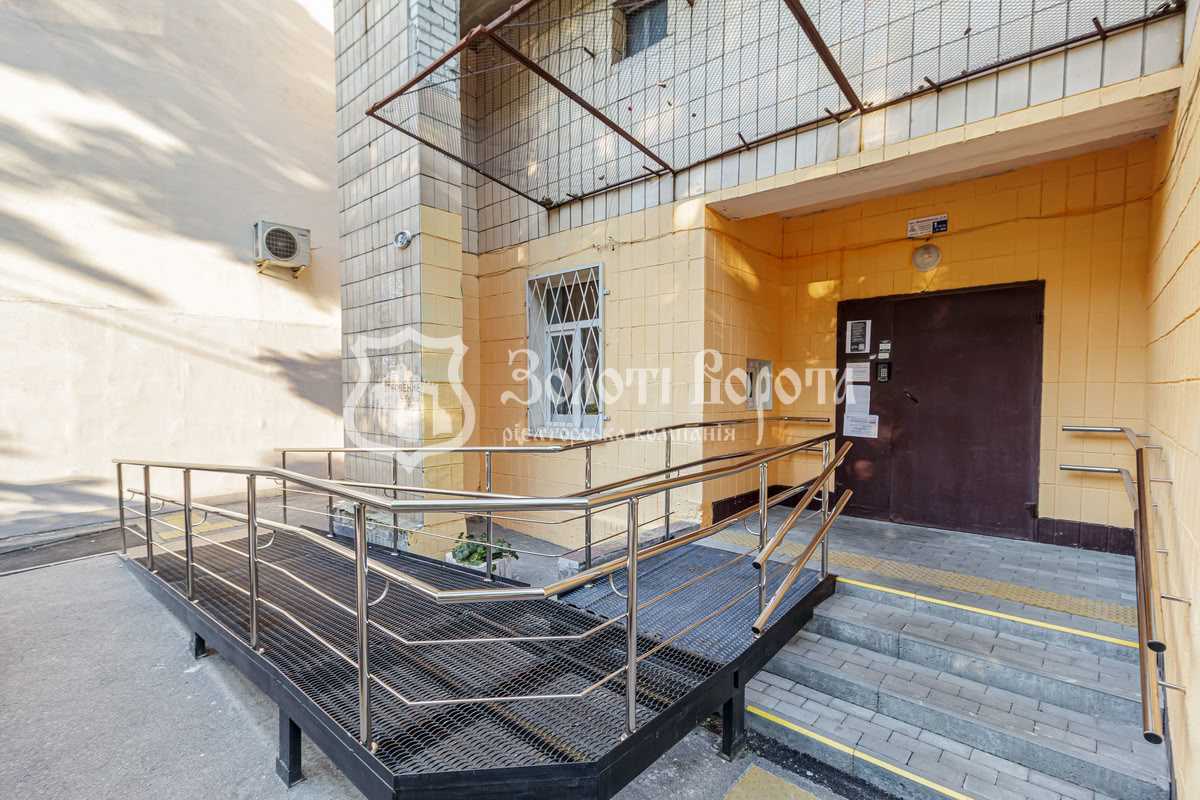 Продаж 1-кімнатної квартири 47 м², Деревлянська вул., 2/6