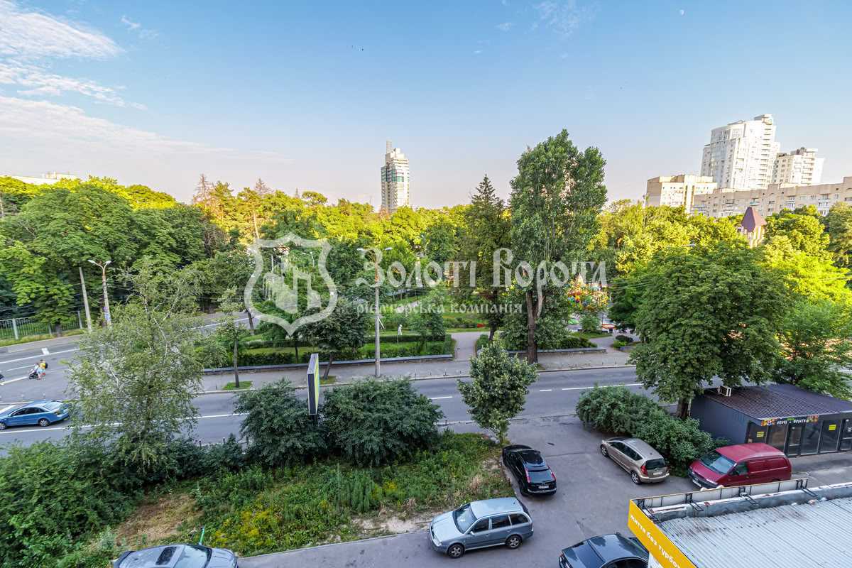 Продаж 1-кімнатної квартири 47 м², Деревлянська вул., 2/6