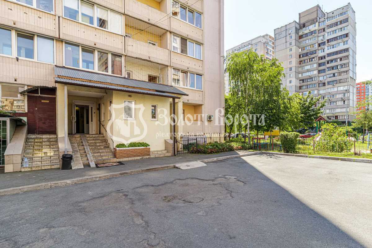 Продаж 1-кімнатної квартири 43.9 м², Лариси Руденко вул., 21