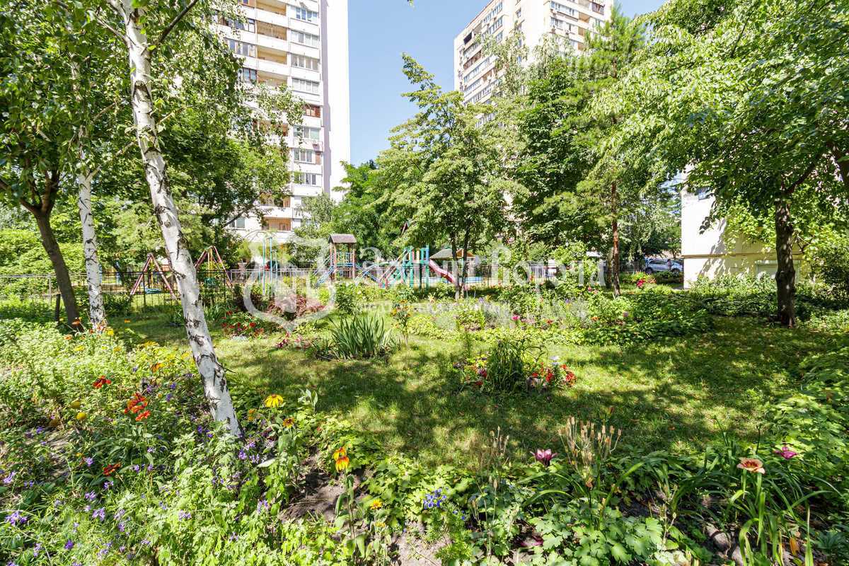Продаж 1-кімнатної квартири 43.9 м², Лариси Руденко вул., 21