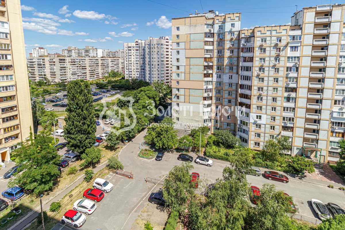 Продаж 1-кімнатної квартири 43.9 м², Лариси Руденко вул., 21