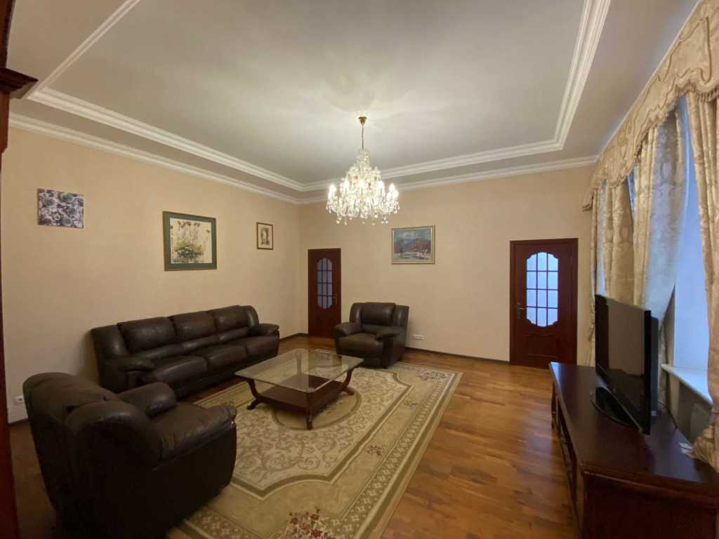 Аренда 3-комнатной квартиры 127 м², Крещатик ул., 15