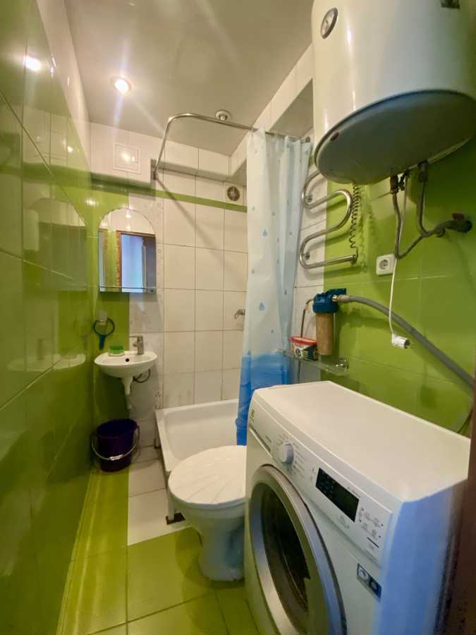 Продаж 1-кімнатної квартири 25.8 м², Ясна вул.