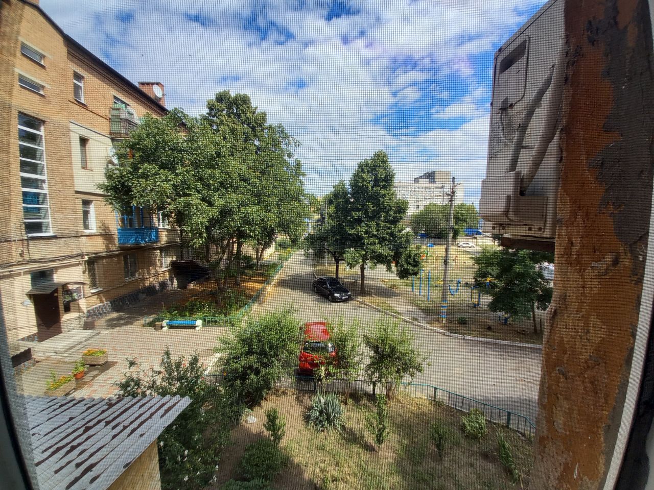 Продаж 3-кімнатної квартири 68 м², Юридична вул.