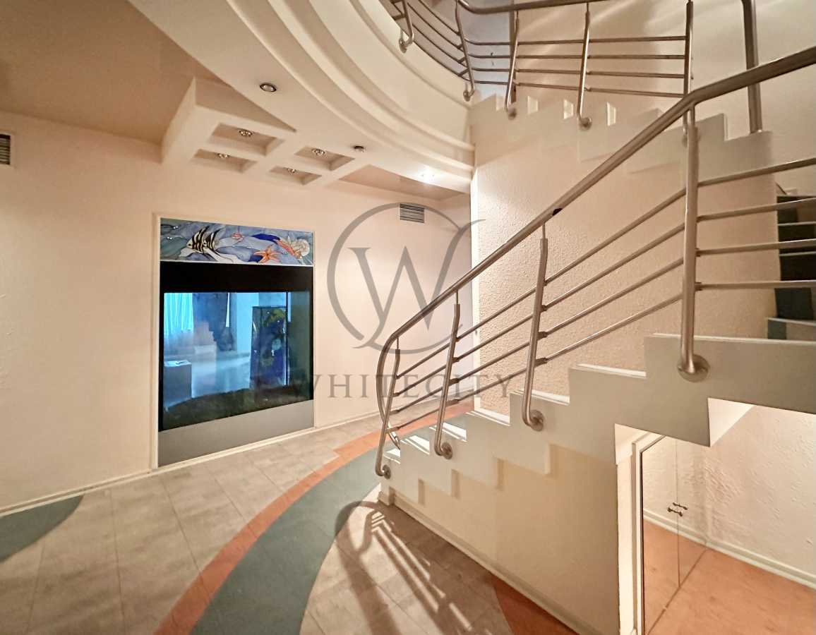 Продаж 5-кімнатної квартири 245 м², Героїв Сталінграда просп., 22