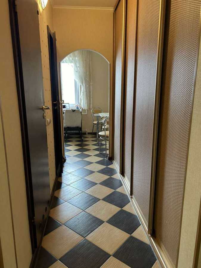 Продаж 1-кімнатної квартири 43.2 м², Ревуцького вул., 11Г