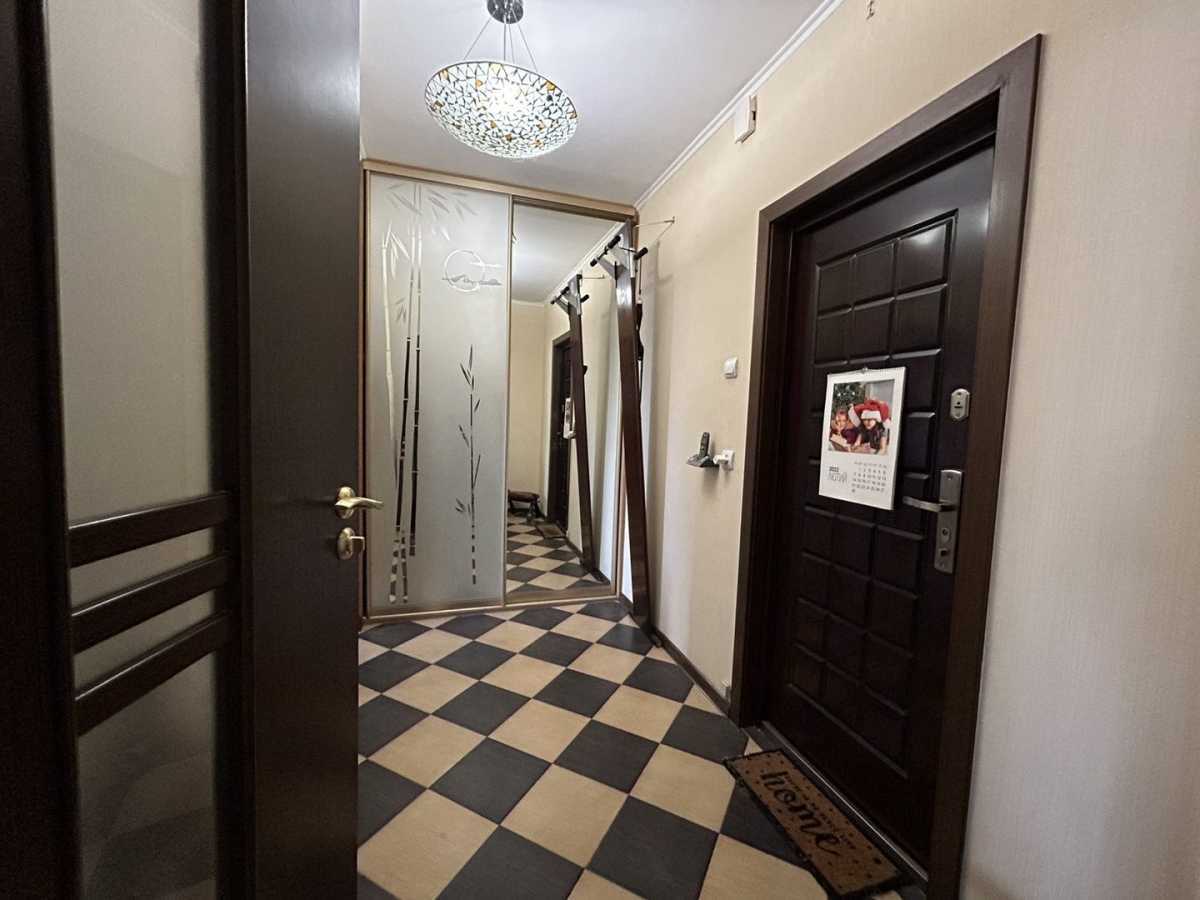 Продаж 1-кімнатної квартири 43.2 м², Ревуцького вул., 11Г