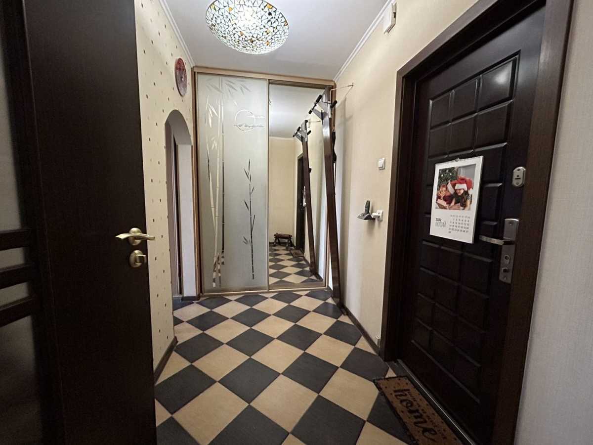 Продаж 1-кімнатної квартири 43.2 м², Ревуцького вул., 11Г