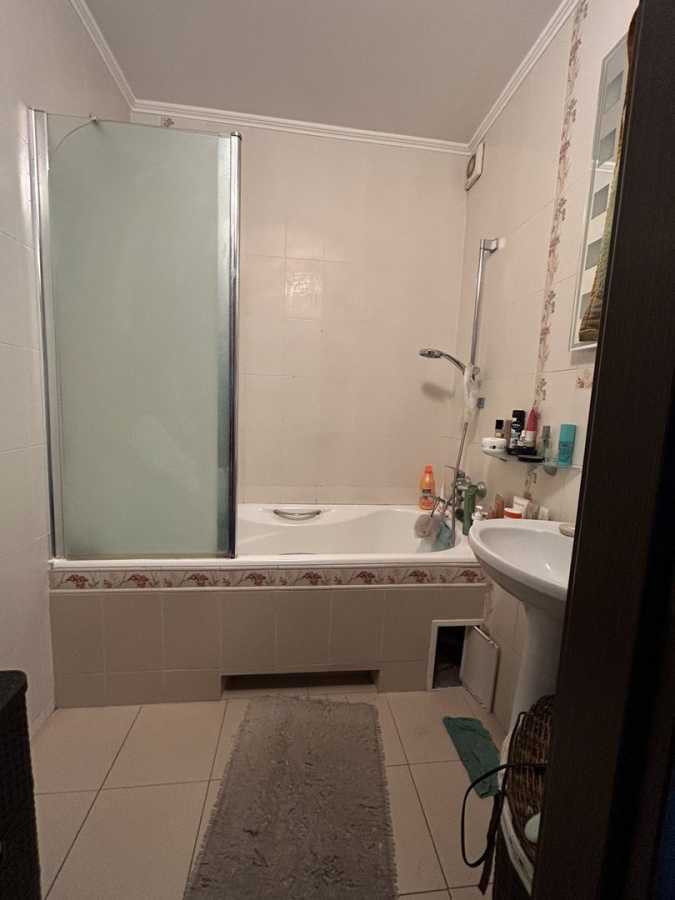 Продаж 1-кімнатної квартири 43.2 м², Ревуцького вул., 11Г