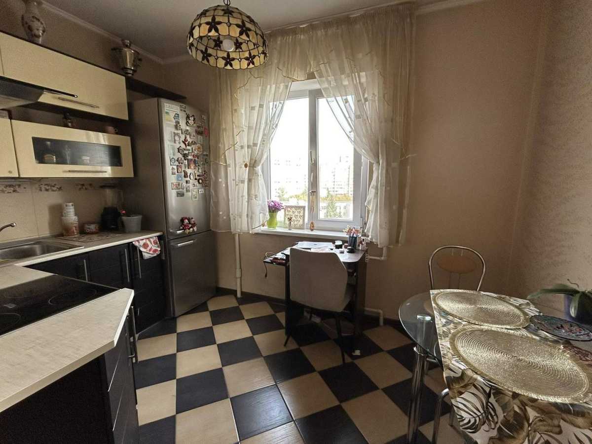 Продаж 1-кімнатної квартири 43.2 м², Ревуцького вул., 11Г