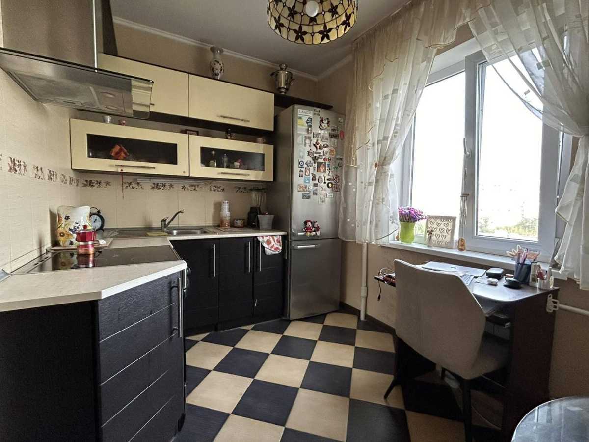 Продаж 1-кімнатної квартири 43.2 м², Ревуцького вул., 11Г