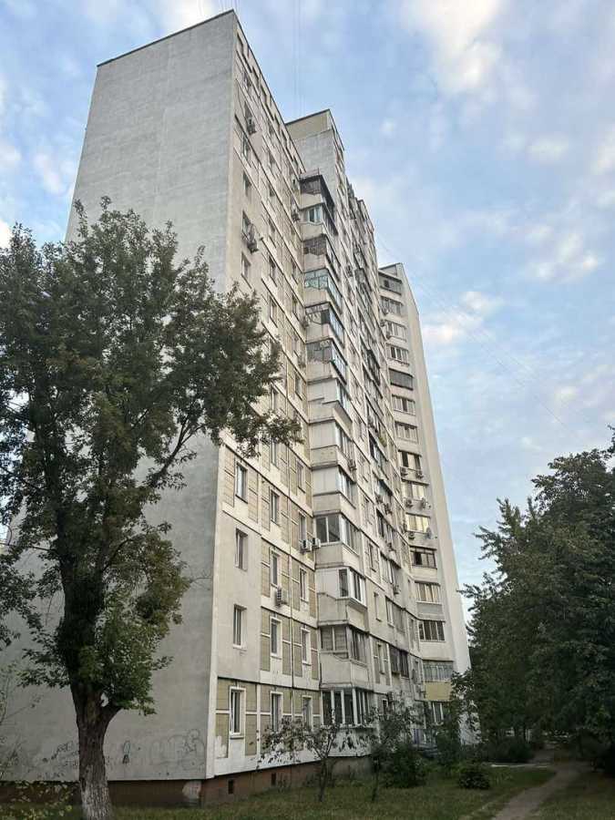 Продаж 1-кімнатної квартири 43.2 м², Ревуцького вул., 11Г