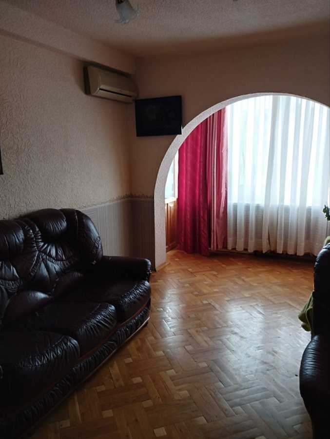 Продажа 3-комнатной квартиры 72 м², Березняковская ул., 20