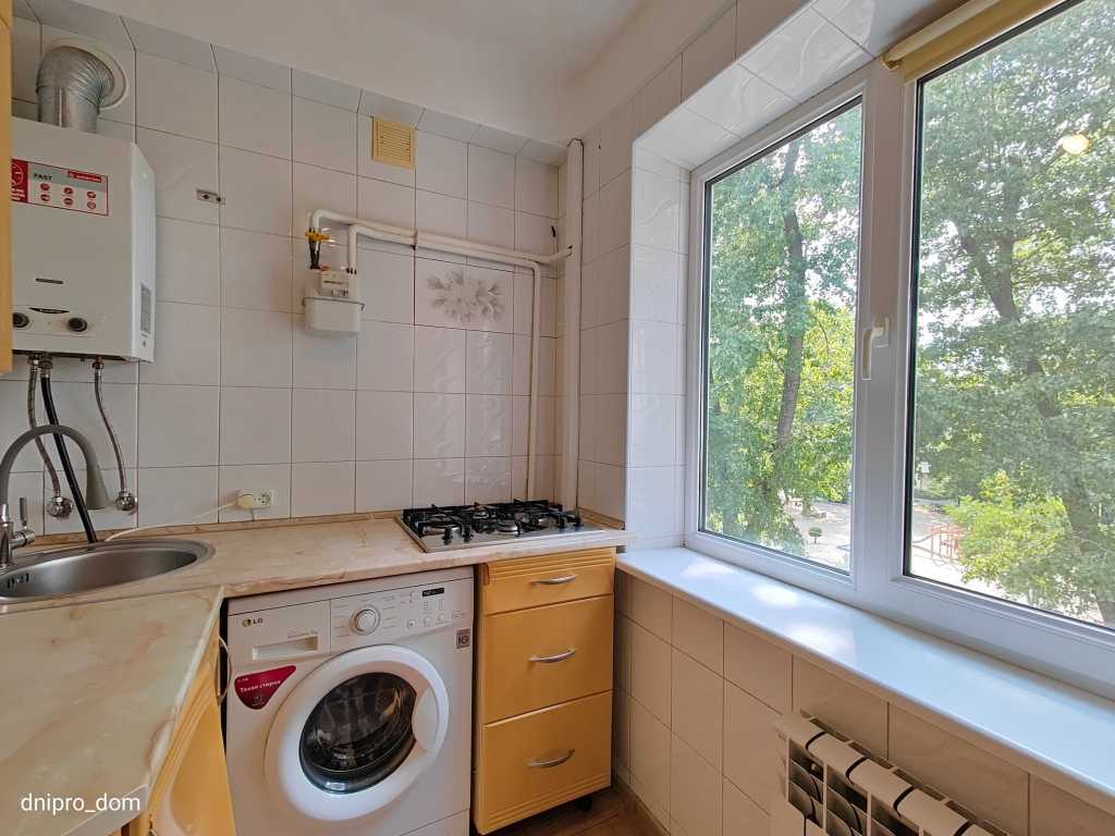 Продаж 2-кімнатної квартири 49 м², Батумська вул., 10