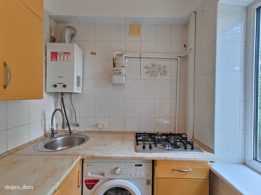 Продаж 2-кімнатної квартири 49 м², Батумська вул., 10
