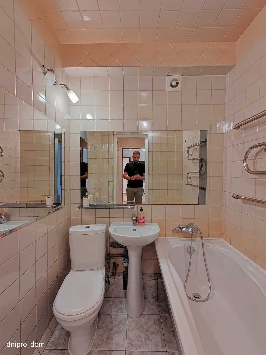 Продаж 2-кімнатної квартири 49 м², Батумська вул., 10