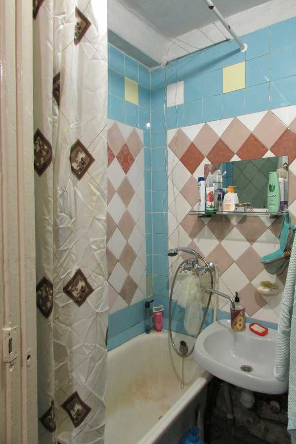 Продаж 3-кімнатної квартири 59.6 м², Чорнобильська вул., 3