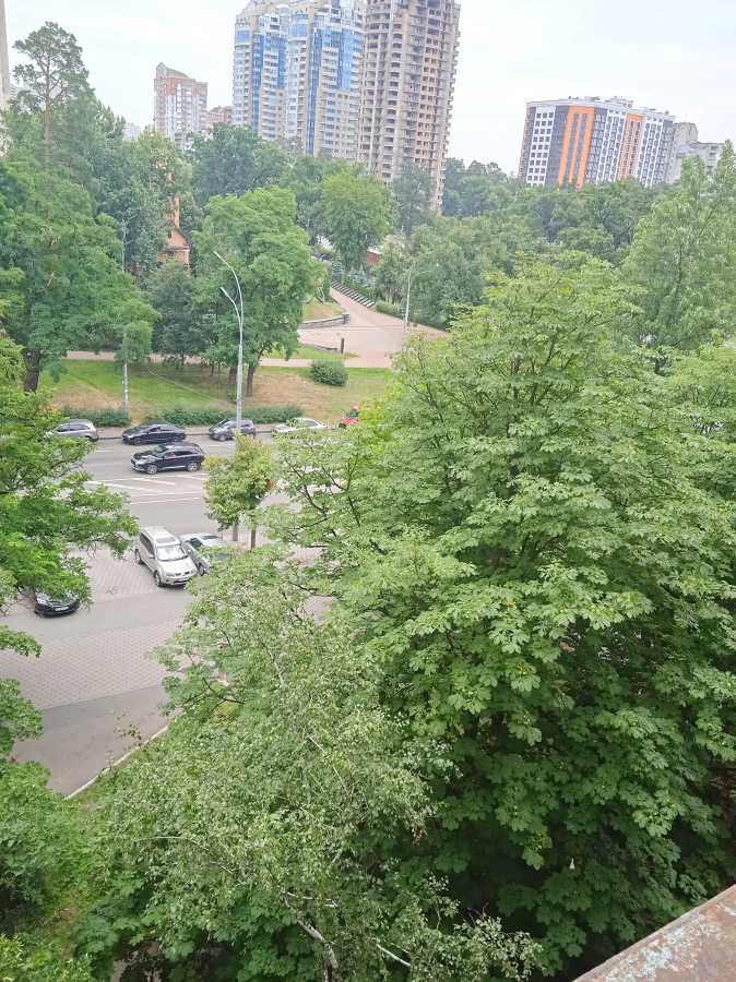 Продаж 3-кімнатної квартири 59.6 м², Чорнобильська вул., 3