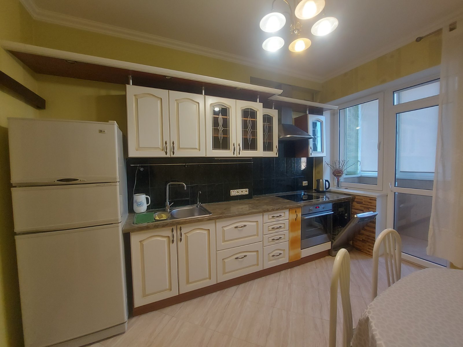 Оренда 2-кімнатної квартири 80 м², Небесної сотні просп., 3А К6