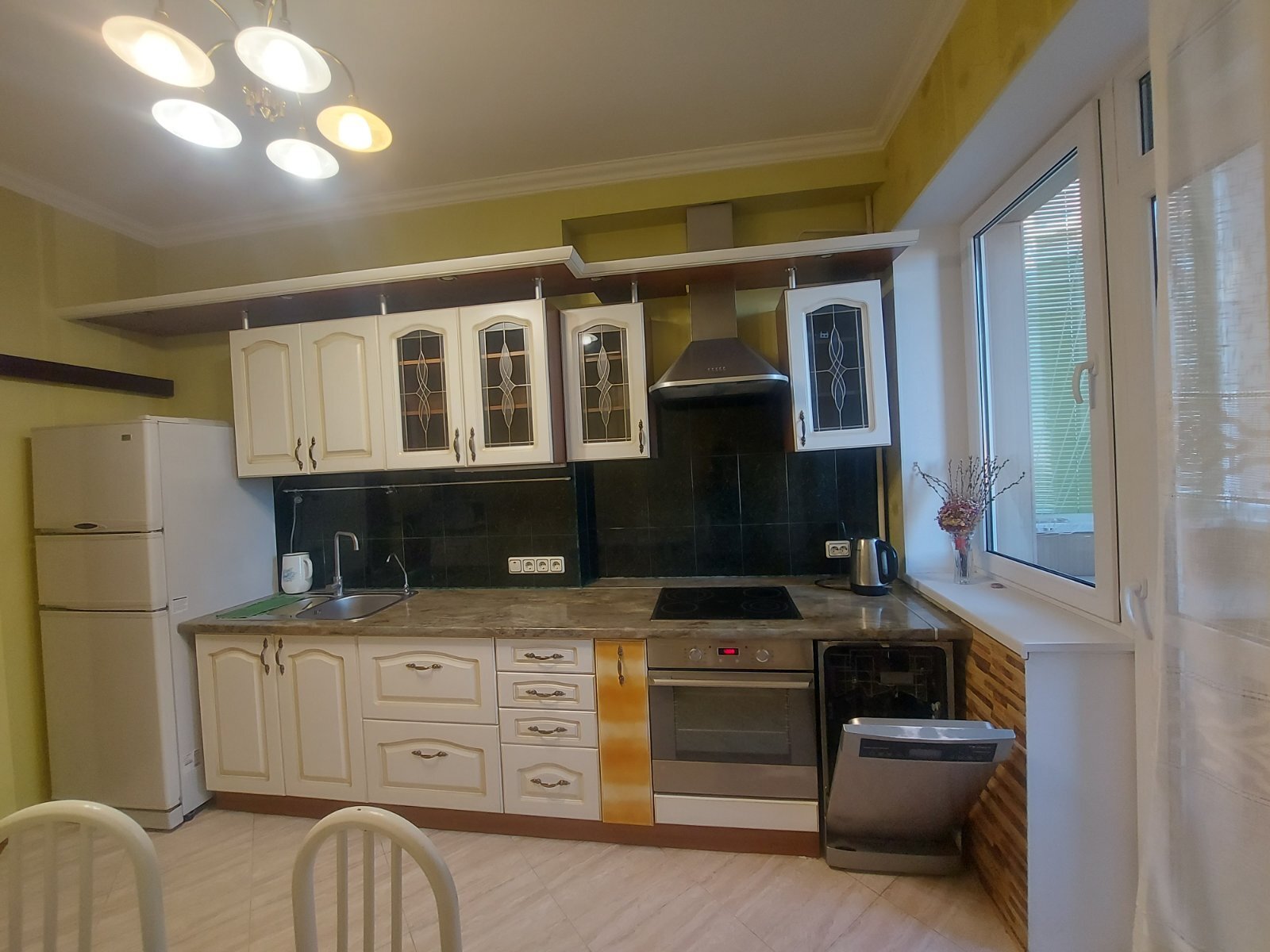 Оренда 2-кімнатної квартири 80 м², Небесної сотні просп., 3А К6