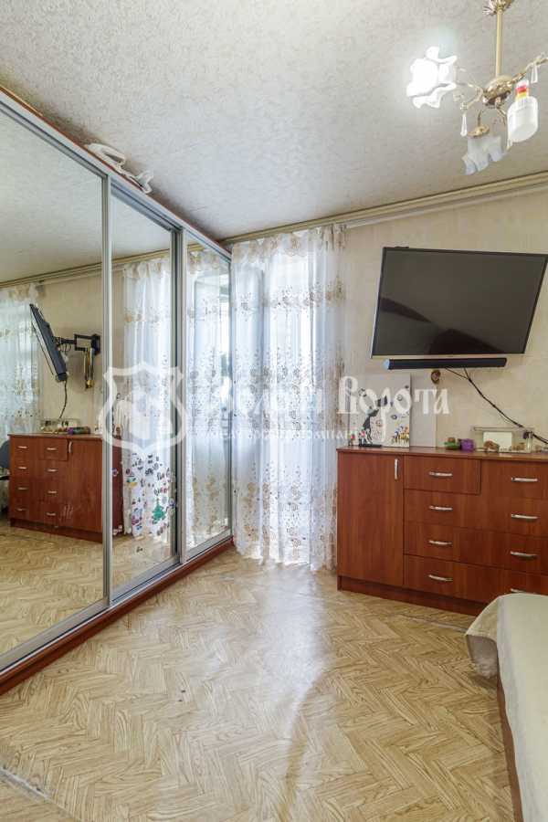 Продаж 3-кімнатної квартири 90 м², Полярна вул., 8є