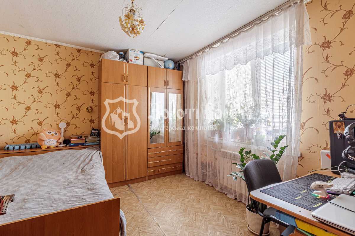 Продаж 3-кімнатної квартири 90 м², Полярна вул., 8є