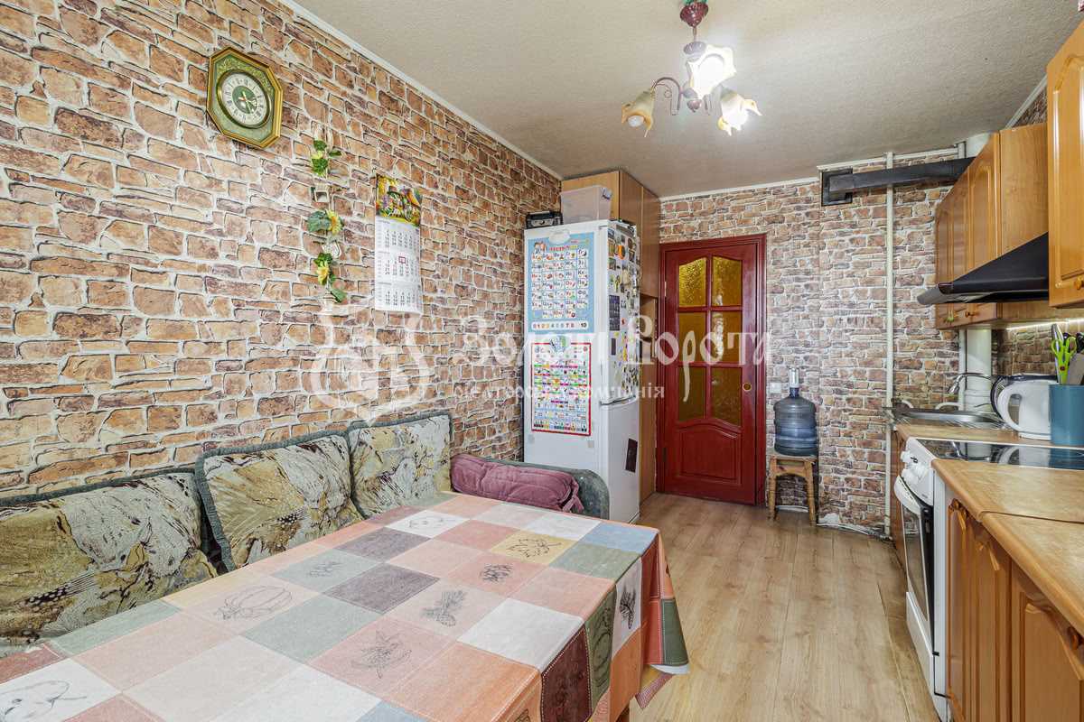 Продаж 3-кімнатної квартири 90 м², Полярна вул., 8є