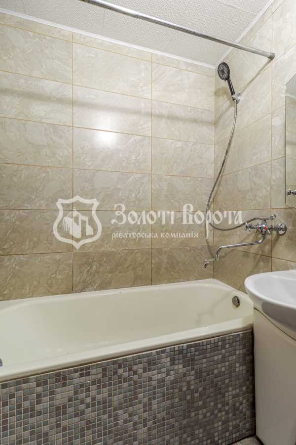 Продаж 3-кімнатної квартири 90 м², Полярна вул., 8є