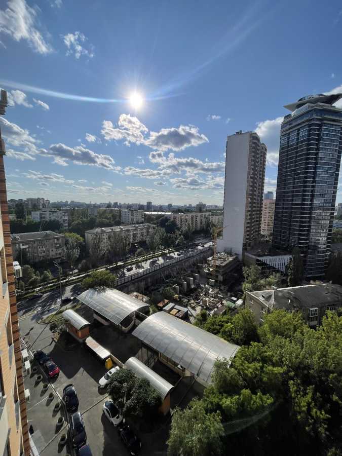 Продаж 3-кімнатної квартири 134.3 м², Лесі Українки бул., 7Б