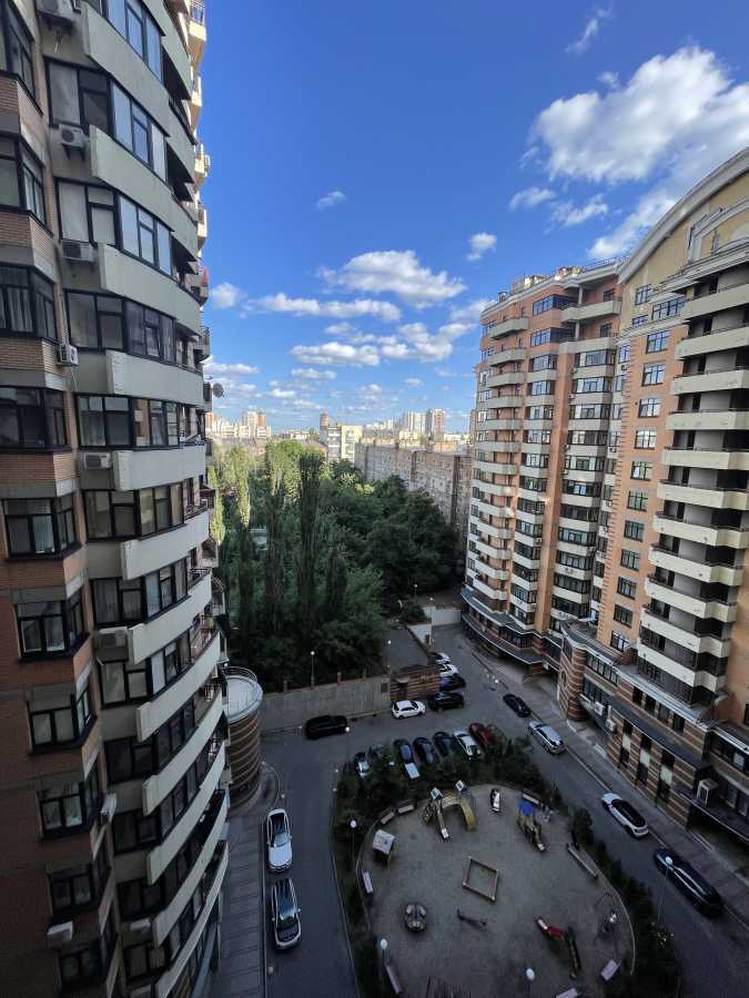 Продаж 3-кімнатної квартири 134.3 м², Лесі Українки бул., 7Б