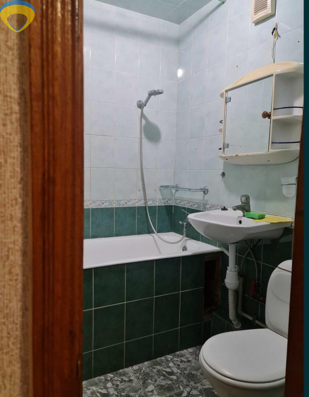 Продажа 2-комнатной квартиры 43.8 м², Одесская ул.