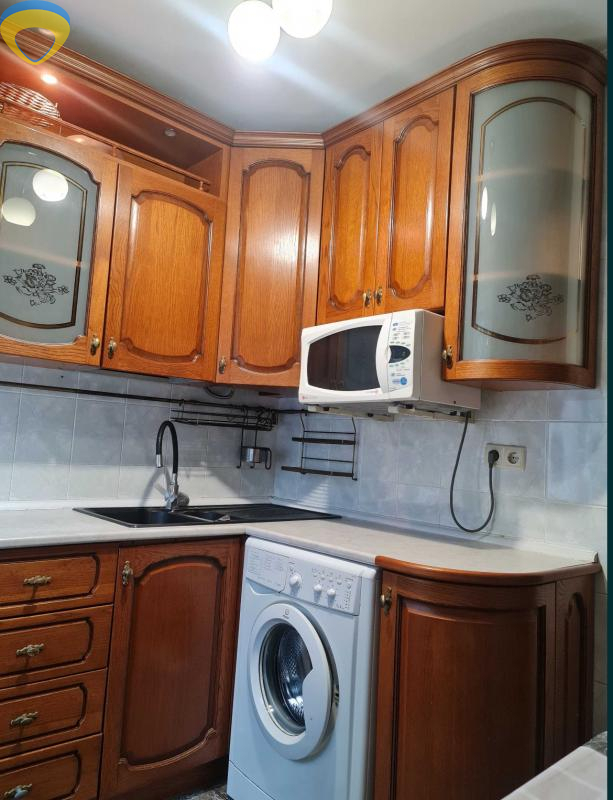 Продажа 2-комнатной квартиры 43.8 м², Одесская ул.