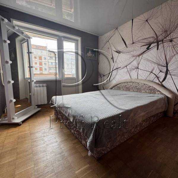 Продаж 2-кімнатної квартири 45 м², Деміївська вул., 45