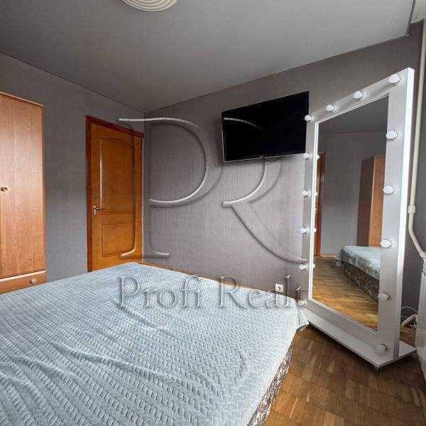 Продаж 2-кімнатної квартири 45 м², Деміївська вул., 45
